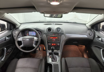 Подержанный автомобиль Ford Mondeo Sedan 2011 года (13 фото)