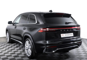 Подержанный автомобиль Geely Monjaro 2025 года (7 фото)