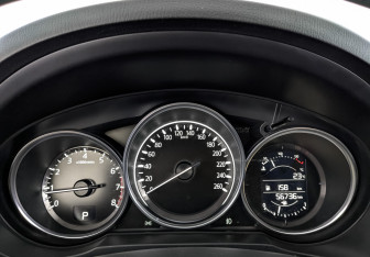 Подержанный автомобиль Mazda CX-5 2022 года (16 фото)