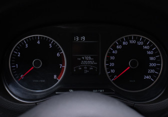 Подержанный автомобиль Volkswagen Polo Hatchback 2010 года (12 фото)