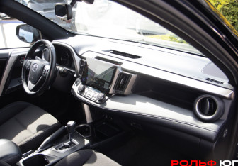 Подержанный автомобиль Toyota RAV4 2019 года (7 фото)