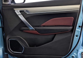 Подержанный автомобиль Geely Coolray 2023 года (24 фото)
