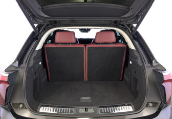 Подержанный автомобиль Hongqi E-HS9 2021 года (12 фото)