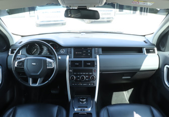 Подержанный автомобиль Land Rover Discovery Sport 2019 года (12 фото)