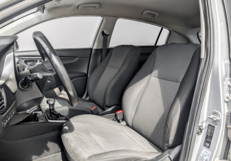 Подержанный автомобиль Kia Rio Hatchback 2021 года (19 фото)