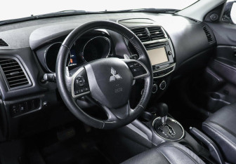 Подержанный автомобиль Mitsubishi ASX 2014 года (7 фото)