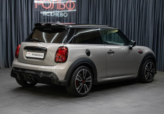 Подержанный автомобиль MINI Hatch 2021 года (5 фото)