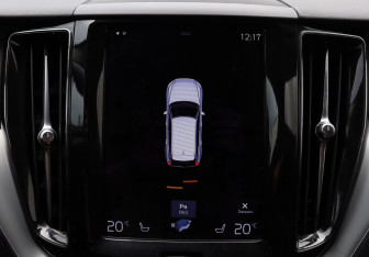Подержанный автомобиль Volvo XC60 2020 года (21 фото)