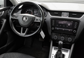 Подержанный автомобиль Skoda Octavia Liftback 2020 года (25 фото)