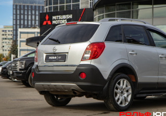 Подержанный автомобиль Opel Antara 2012 года (17 фото)