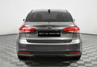 Подержанный автомобиль Kia Cerato Sedan 2018 года (4 фото)