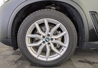 Подержанный автомобиль BMW X5 2018 года (12 фото)