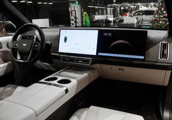 Подержанный автомобиль LiXiang L6 2024 года (7 фото)