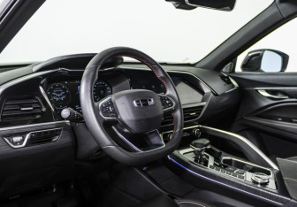 Подержанный автомобиль Geely Tugella 2022 года (10 фото)
