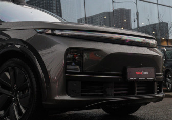 Подержанный автомобиль LiXiang L7 2023 года (24 фото)