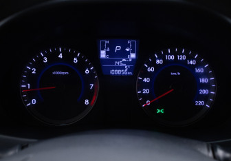 Подержанный автомобиль Hyundai Solaris Hatchback 2015 года (12 фото)
