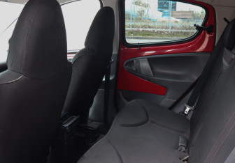 Подержанный автомобиль Citroen C1 2010 года (10 фото)