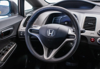 Подержанный автомобиль Honda Civic Sedan 2009 года (14 фото)