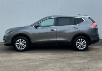 Подержанный автомобиль Nissan X-Trail 2017 года (8 фото)