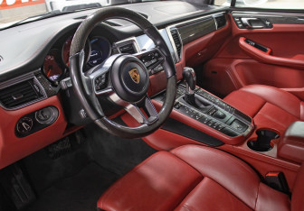 Подержанный автомобиль Porsche Macan 2017 года (16 фото)