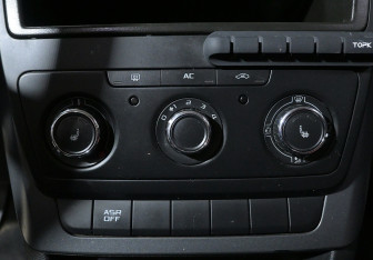 Подержанный автомобиль Skoda Yeti 2011 года (12 фото)
