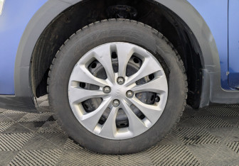 Подержанный автомобиль Kia Rio Hatchback 2021 года (11 фото)