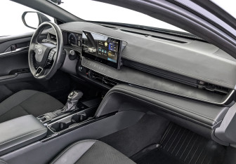 Подержанный автомобиль Toyota Camry Sedan 2024 года (13 фото)