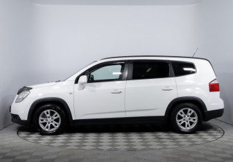 Подержанный автомобиль Chevrolet Orlando 2013 года (8 фото)