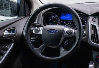 Подержанный автомобиль Ford Focus Sedan 2012 года (15 фото)