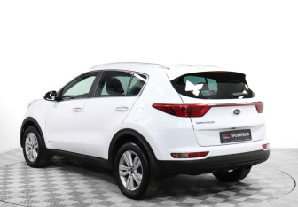 Подержанный автомобиль Kia Sportage 2016 года (7 фото)