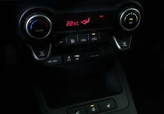 Подержанный автомобиль Kia Rio Hatchback 2020 года (14 фото)