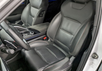 Подержанный автомобиль Geely Tugella 2023 года (14 фото)