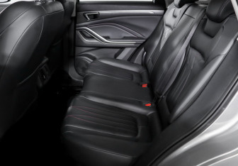 Подержанный автомобиль FAW Bestune T55 2023 года (10 фото)