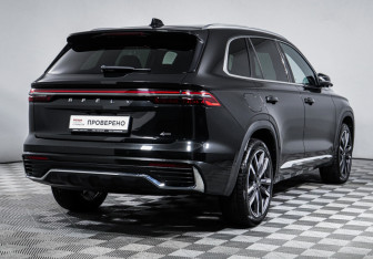 Подержанный автомобиль Geely Monjaro 2023 года (5 фото)