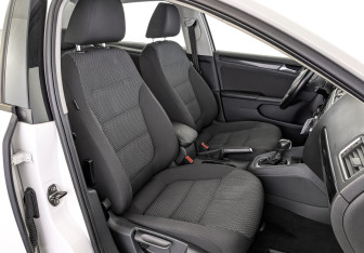 Подержанный автомобиль Volkswagen Jetta Sedan 2013 года (24 фото)