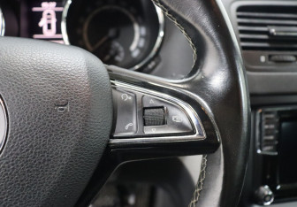 Подержанный автомобиль Skoda Yeti 2016 года (15 фото)