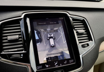 Подержанный автомобиль Volvo XC90 2015 года (17 фото)