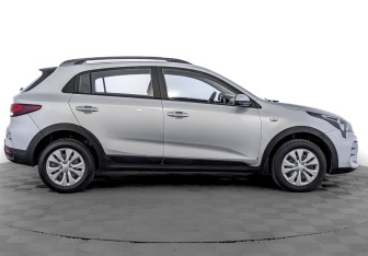 Подержанный автомобиль Kia Rio Hatchback 2021 года (4 фото)