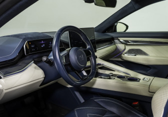 Подержанный автомобиль Zeekr 001 2023 года (10 фото)