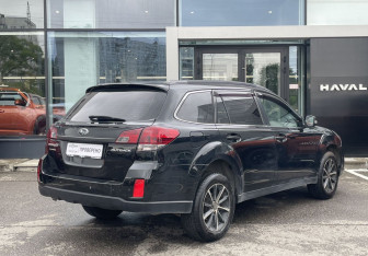 Подержанный автомобиль Subaru Legacy Wagon 2011 года (5 фото)