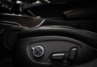 Подержанный автомобиль Audi A6 allroad 2012 года (26 фото)