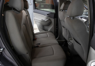 Подержанный автомобиль Chevrolet Orlando 2011 года (12 фото)