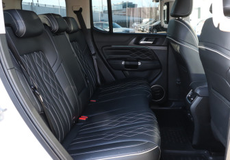 Подержанный автомобиль Tank 300 2023 года (10 фото)