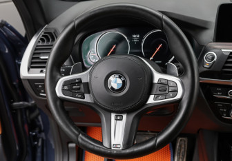 Подержанный автомобиль BMW X3 2018 года (17 фото)