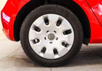 Подержанный автомобиль Audi A1 2014 года (23 фото)