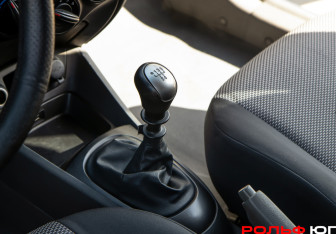 Подержанный автомобиль Kia Rio Hatchback 2009 года (11 фото)