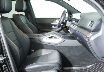 Подержанный автомобиль Mercedes-Benz GLE 2025 года (15 фото)