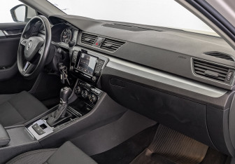 Подержанный автомобиль Skoda Superb Liftback 2017 года (13 фото)