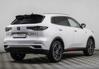 Подержанный автомобиль Changan UNI-S 2024 года (5 фото)