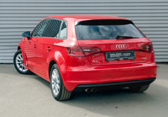 Подержанный автомобиль Audi A3 Hatchback 2013 года (7 фото)